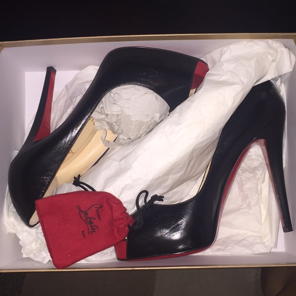 ⛔️⛔️⛔️ SOLD Christian Louboutin Very Prive - Picture 4 of 7